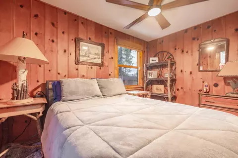 Bedroom - 579 Echo Ln, Big Bear Lake, CA 92315 photo 2 of 10