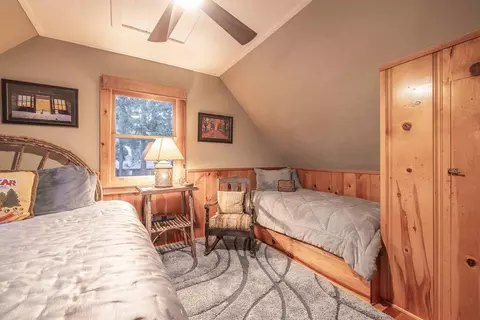 Bedroom - 579 Echo Ln, Big Bear Lake, CA 92315 photo 5 of 10