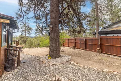 Exterior - 579 Echo Ln, Big Bear Lake, CA 92315 photo 8 of 17