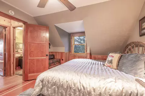 Bedroom - 579 Echo Ln, Big Bear Lake, CA 92315 photo 6 of 10