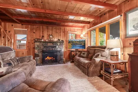 Living - 579 Echo Ln, Big Bear Lake, CA 92315 photo 1 of 4