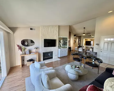 108 Desert Falls Dr E, Palm Desert, CA 92211
