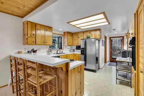 Kitchen - 52402 Pine Ridge Rd, Idyllwild, CA 92549 photo 1 of 8