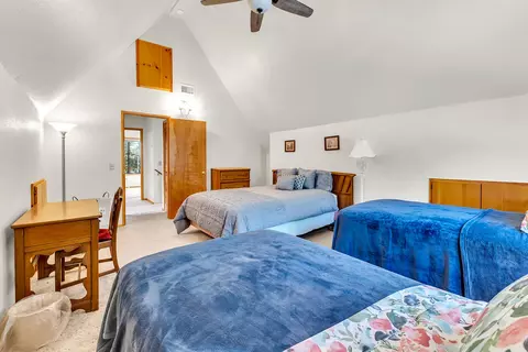 Bedroom - 52402 Pine Ridge Rd, Idyllwild, CA 92549 photo 5 of 9