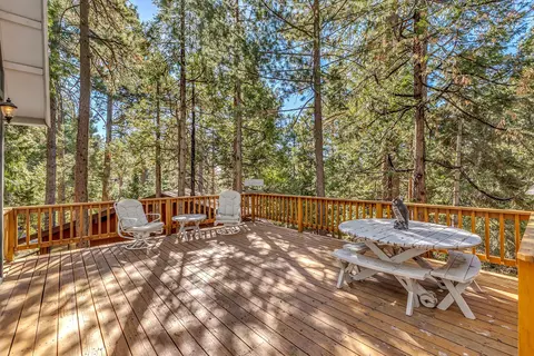 Exterior - 52402 Pine Ridge Rd, Idyllwild, CA 92549 photo 13 of 28