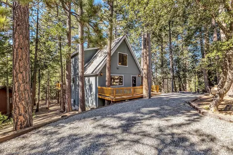 Exterior - 52402 Pine Ridge Rd, Idyllwild, CA 92549 photo 7 of 28