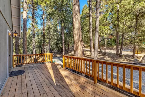 Exterior - 52402 Pine Ridge Rd, Idyllwild, CA 92549 photo 10 of 28
