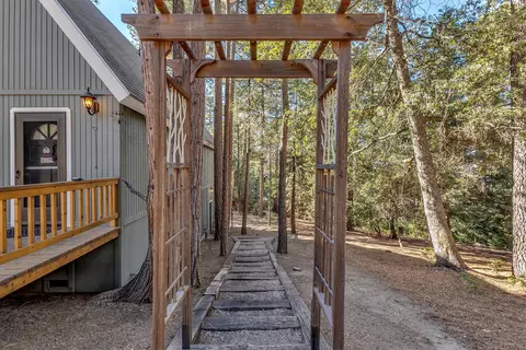 Exterior - 52402 Pine Ridge Rd, Idyllwild, CA 92549 photo 18 of 28
