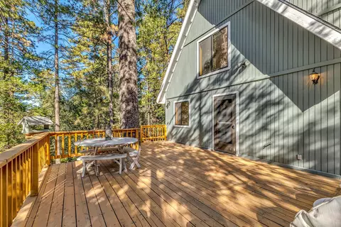 Exterior - 52402 Pine Ridge Rd, Idyllwild, CA 92549 photo 17 of 28