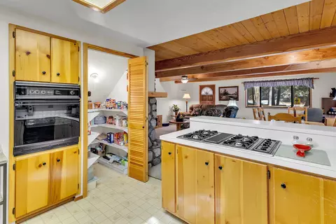 Kitchen - 52402 Pine Ridge Rd, Idyllwild, CA 92549 photo 6 of 8