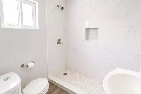 Bath - 55725 Amethyst Dr, Whitewater, CA 92282 photo 2 of 2