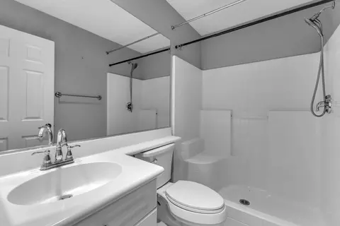 Bath - 82549 Bari Ln, Indio, CA 92203 photo 1 of 5
