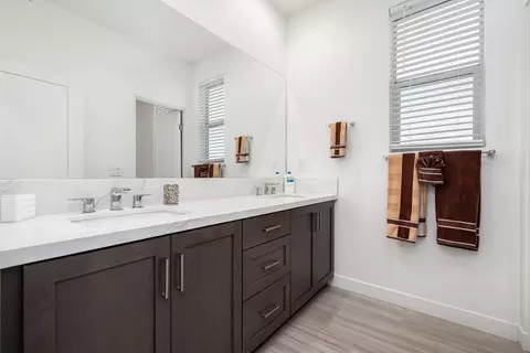 Bath - 74246 Royce Dr, Palm Desert, CA 92211 photo 6 of 7
