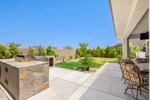 Exterior - 74246 Royce Dr, Palm Desert, CA 92211 photo 6 of 16