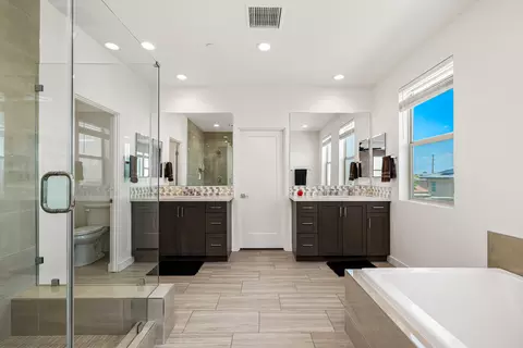 Bath - 74246 Royce Dr, Palm Desert, CA 92211 photo 3 of 7