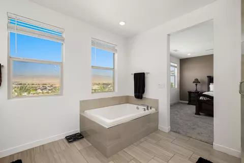 Bath - 74246 Royce Dr, Palm Desert, CA 92211 photo 5 of 7