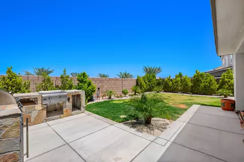 Exterior - 74246 Royce Dr, Palm Desert, CA 92211 photo 7 of 16