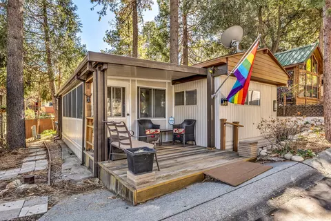 52901 Pine Cove Rd, Pine Cove, CA 92549