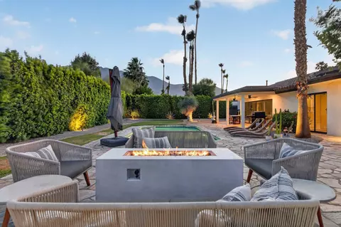 1055 E Louise Dr, Palm Springs, CA 92262