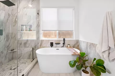 Bath - 40166 Vivaldi Ct, Indio, CA 92203 photo 5 of 9