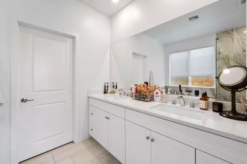 Bath - 40166 Vivaldi Ct, Indio, CA 92203 photo 4 of 9
