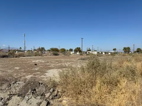 3815 Shore View Dr, Thermal, CA 92274