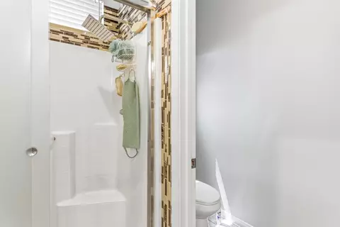 Bath - 83225 Greenbrier Dr, Indio, CA 92203 photo 2 of 4