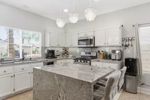Kitchen - 83225 Greenbrier Dr, Indio, CA 92203 photo 2 of 5