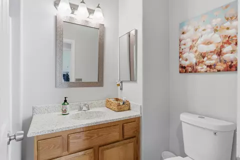 Bath - 83225 Greenbrier Dr, Indio, CA 92203 photo 3 of 4