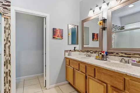 Bath - 83225 Greenbrier Dr, Indio, CA 92203 photo 1 of 4