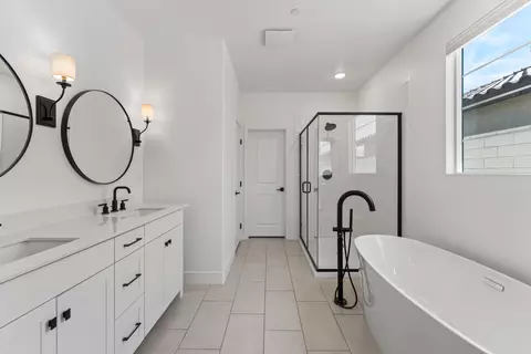 Bath - 84211 Novello Dr, Indio, CA 92203 photo 1 of 4