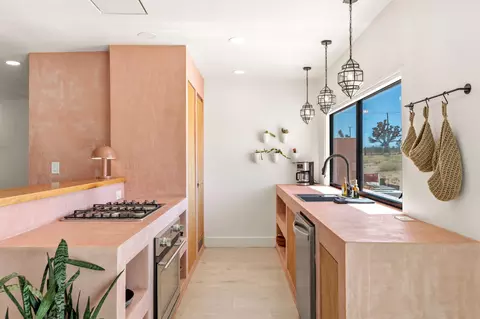 Kitchen - 1824 Balsa Ave, Yucca Valley, CA 92284 photo 1 of 3