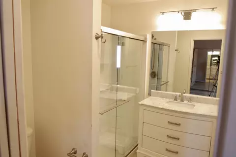 Bath - 49216 Garland St, Indio, CA 92201 photo 2 of 4
