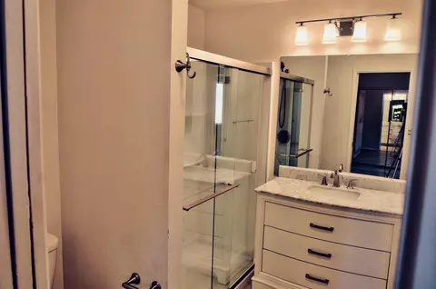Bath - 49216 Garland St, Indio, CA 92201 photo 3 of 4