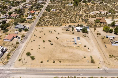 View/Area - 10860 Juniper Ave, Morongo Valley, CA 92256 photo 2 of 8