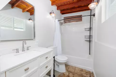 Bath - 10860 Juniper Ave, Morongo Valley, CA 92256 photo 1 of 1