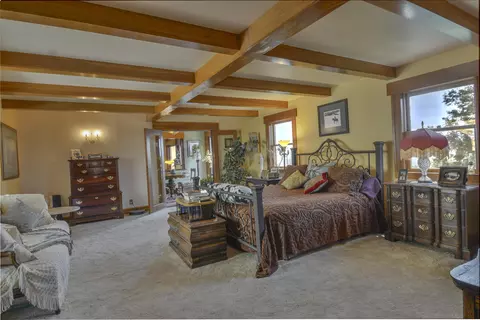 Bedroom - 194 Cedar Lake Dr, Cedarpines Park, CA 92322 photo 4 of 7