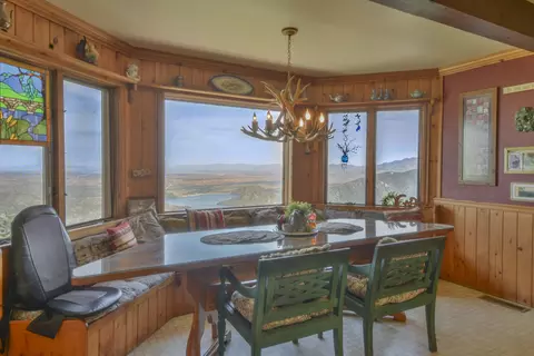 Dining - 194 Cedar Lake Dr, Cedarpines Park, CA 92322 photo 4 of 5
