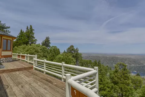 Exterior - 194 Cedar Lake Dr, Cedarpines Park, CA 92322 photo 2 of 8