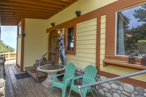 Exterior - 194 Cedar Lake Dr, Cedarpines Park, CA 92322 photo 5 of 8