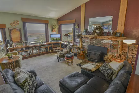 Living - 194 Cedar Lake Dr, Cedarpines Park, CA 92322 photo 2 of 7