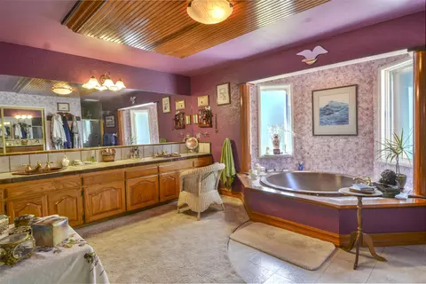 Bath - 194 Cedar Lake Dr, Cedarpines Park, CA 92322 photo 4 of 5