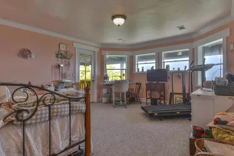 Bedroom - 194 Cedar Lake Dr, Cedarpines Park, CA 92322 photo 3 of 7