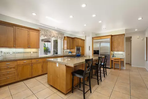 Kitchen - 43153 Moore Cir, Bermuda Dunes, CA 92203 photo 4 of 4