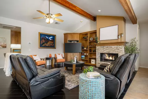 Living - 43153 Moore Cir, Bermuda Dunes, CA 92203 photo 3 of 5