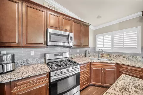 Kitchen - 83124 Blue Mountain Ct, Indio, CA 92201 photo 3 of 4