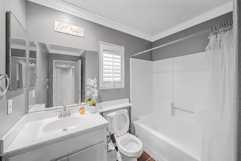 Bath - 83124 Blue Mountain Ct, Indio, CA 92201 photo 1 of 1