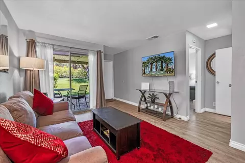 2860 N Los Felices Rd, Palm Springs, CA 92262