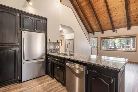 Kitchen - 2050 9th Ln, Big Bear City, CA 92314 photo 3 of 4