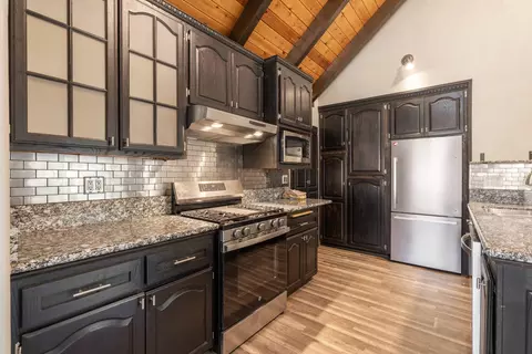 Kitchen - 2050 9th Ln, Big Bear City, CA 92314 photo 2 of 4